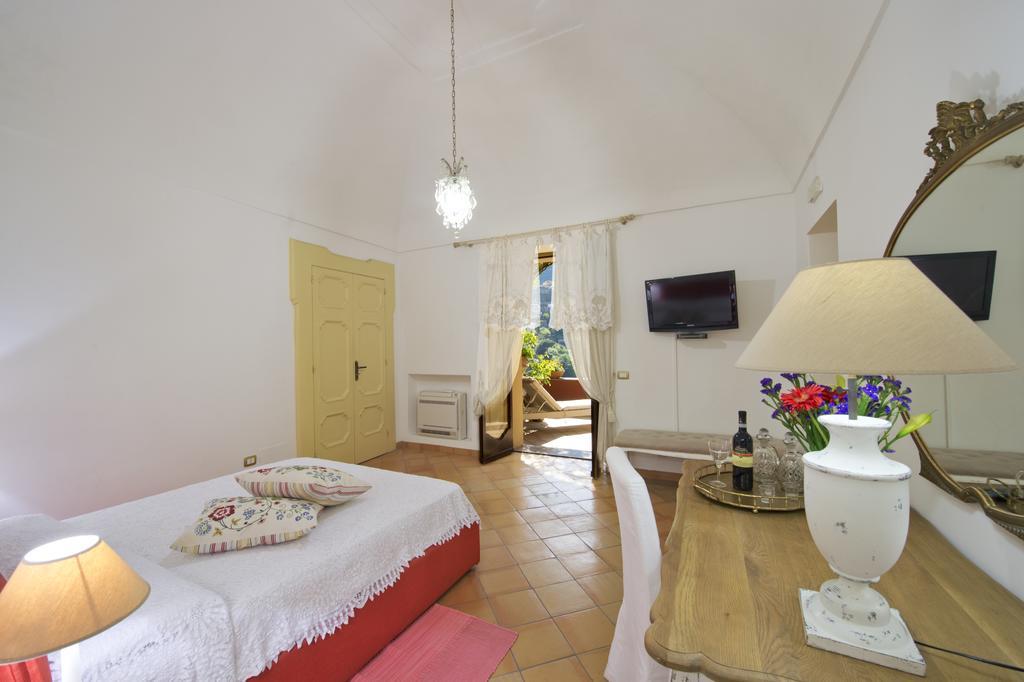Casa Theodora Daire Positano Oda fotoğraf